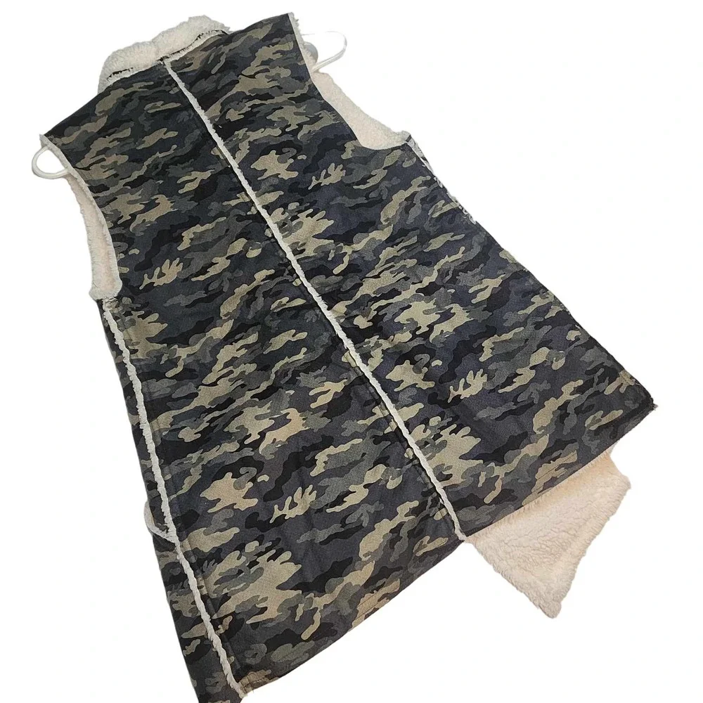 LulaRoe Marlow Shearling Vest - Camo - Small - NWT